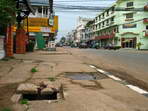 Pozor na kanly! (ulice Vientiane pr set metr od centra)