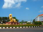 Socha na objezdu v Sihanoukville